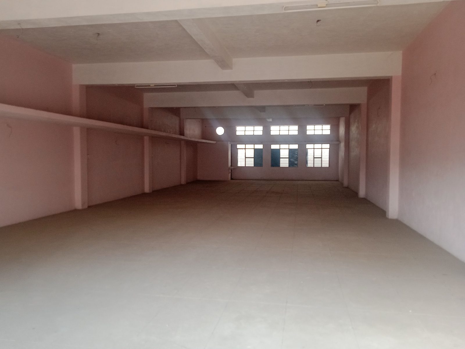 Verified Warehouse #08B877 photo 1